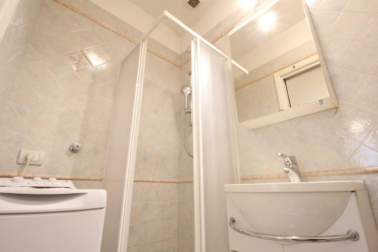 Papaveri Rossi Apartment Bordighera Bagian luar foto